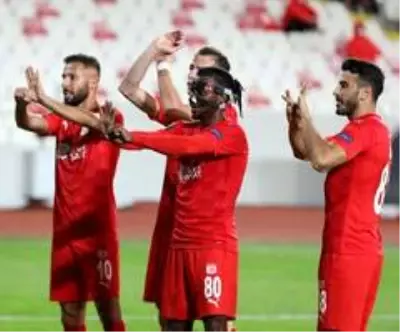Kayode, Avrupa maçlarını boş geçmiyor Kayode, Avrupa maçlarını boş geçmiyor