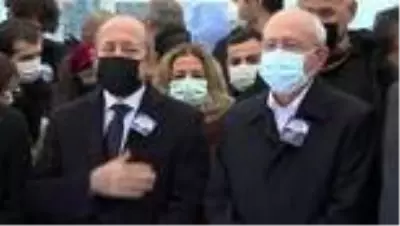 Kılıçdaroğlu, CHP'li Hamzaçebi'nin annesinin cenaze namazına katıldı Kılıçdaroğlu, CHP'li Hamzaçebi'nin annesinin cenaze namazına katıldı