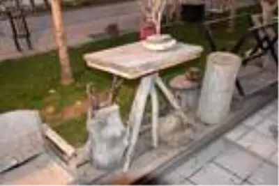Kuruyan ağaç ve dallarını sanata dönüştürüyor Kuruyan ağaç ve dallarını sanata dönüştürüyor