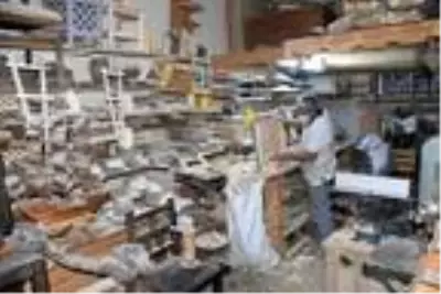 Kuruyan ağaç ve dallarını sanata dönüştürüyor Kuruyan ağaç ve dallarını sanata dönüştürüyor