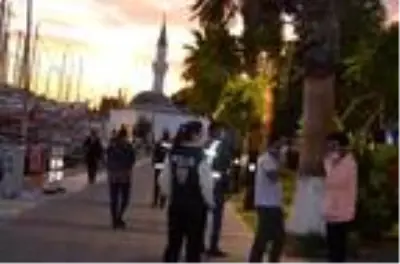 Nikahtan maskesiz çıkan çifte, tutanak tutuldu Nikahtan maskesiz çıkan çifte, tutanak tutuldu