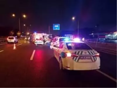 Sebze yüklü kamyon devrildi: 1 yaralı Sebze yüklü kamyon devrildi: 1 yaralı