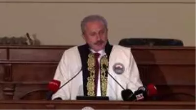 Şentop: 'Kendini insan hakları ve demokrasinin yegane merkezi olarak gören ülkelerin, başka ülkelerin tıbbi malzemelerine zorla el koyduğunu gördük' Şentop: 'Kendini insan hakları ve demokrasinin yegane merkezi olarak gören ülkelerin, başka ülkelerin tıbbi malzemelerine zorla el koyduğunu gördük'