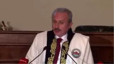 Şentop: 'Kendini insan hakları ve demokrasinin yegane merkezi olarak gören ülkelerin, başka ülkelerin tıbbi malzemelerine zorla el koyduğunu gördük' Şentop: 'Kendini insan hakları ve demokrasinin yegane merkezi olarak gören ülkelerin, başka ülkelerin tıbbi malzemelerine zorla el koyduğunu gördük'