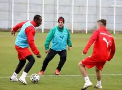 Sivasspor'da Galatasaray maçı hazırlıkları başladı Sivasspor'da Galatasaray maçı hazırlıkları başladı