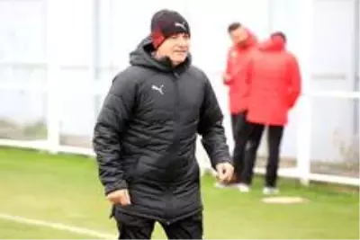 Sivasspor'da Galatasaray maçı hazırlıkları başladı Sivasspor'da Galatasaray maçı hazırlıkları başladı