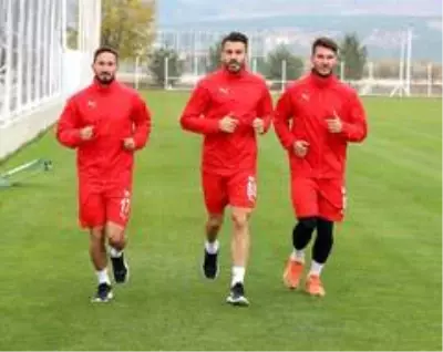 Sivasspor'da Galatasaray maçı hazırlıkları başladı Sivasspor'da Galatasaray maçı hazırlıkları başladı