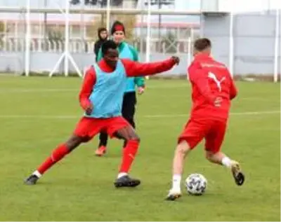 Sivasspor'da Galatasaray maçı hazırlıkları başladı Sivasspor'da Galatasaray maçı hazırlıkları başladı