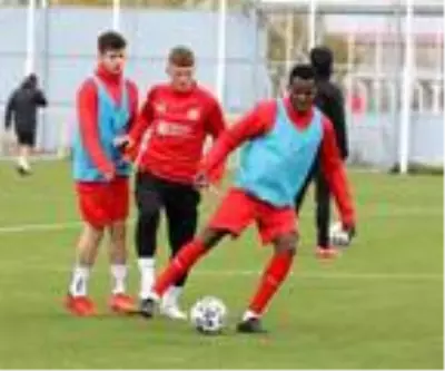 Sivasspor'da Galatasaray maçı hazırlıkları başladı Sivasspor'da Galatasaray maçı hazırlıkları başladı