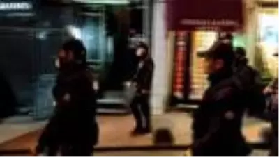 Taksim ve İstiklal Caddesi'nde Kovid-19 denetimi Taksim ve İstiklal Caddesi'nde Kovid-19 denetimi