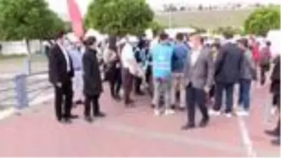TÜGVA üyeleri, çadır kenti ziyaret etti TÜGVA üyeleri, çadır kenti ziyaret etti