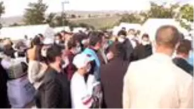 TÜGVA üyeleri, çadır kenti ziyaret etti TÜGVA üyeleri, çadır kenti ziyaret etti