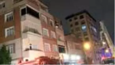 TUZLA'DA APARTMAN DAİRESİNDE ÇIKAN YANGIN PANİĞE NEDEN OLDU TUZLA'DA APARTMAN DAİRESİNDE ÇIKAN YANGIN PANİĞE NEDEN OLDU