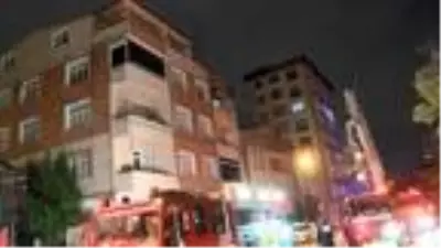 TUZLA'DA APARTMAN DAİRESİNDE ÇIKAN YANGIN PANİĞE NEDEN OLDU TUZLA'DA APARTMAN DAİRESİNDE ÇIKAN YANGIN PANİĞE NEDEN OLDU