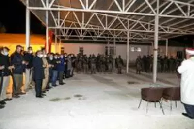 Van'da görev yapan özel harekat timleri Suriye'ye uğurlandı Van'da görev yapan özel harekat timleri Suriye'ye uğurlandı