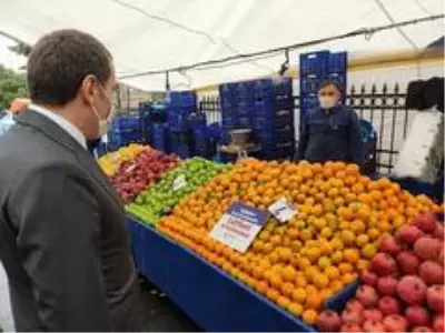 Zabıta ekibi eline megafonu alıp uyardı Zabıta ekibi eline megafonu alıp uyardı