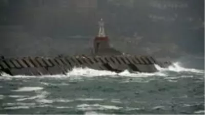 Zonguldak'ta yağmur ve rüzgar etkili oldu Zonguldak'ta yağmur ve rüzgar etkili oldu