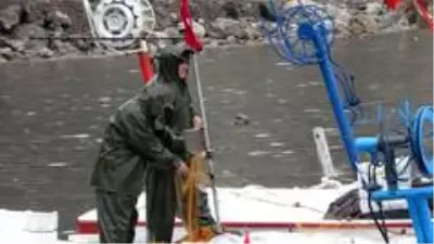 Zonguldak'ta yağmur ve rüzgar etkili oldu Zonguldak'ta yağmur ve rüzgar etkili oldu