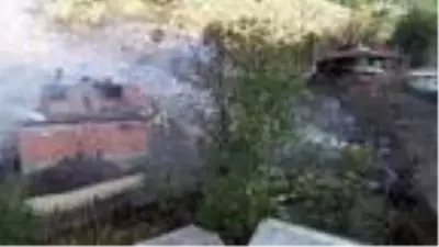14 haneli köyde 10 ev ve cami yandı 14 haneli köyde 10 ev ve cami yandı