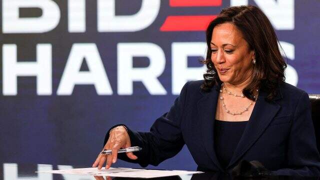 ABD başkanlık seçimini Biden'ın kazanmasının ardından Kamala Harris, ilk kadın ve siyahi başkan yardımcısı oldu ABD başkanlık seçimini Biden'ın kazanmasının ardından Kamala Harris, ilk kadın ve siyahi başkan yardımcısı oldu