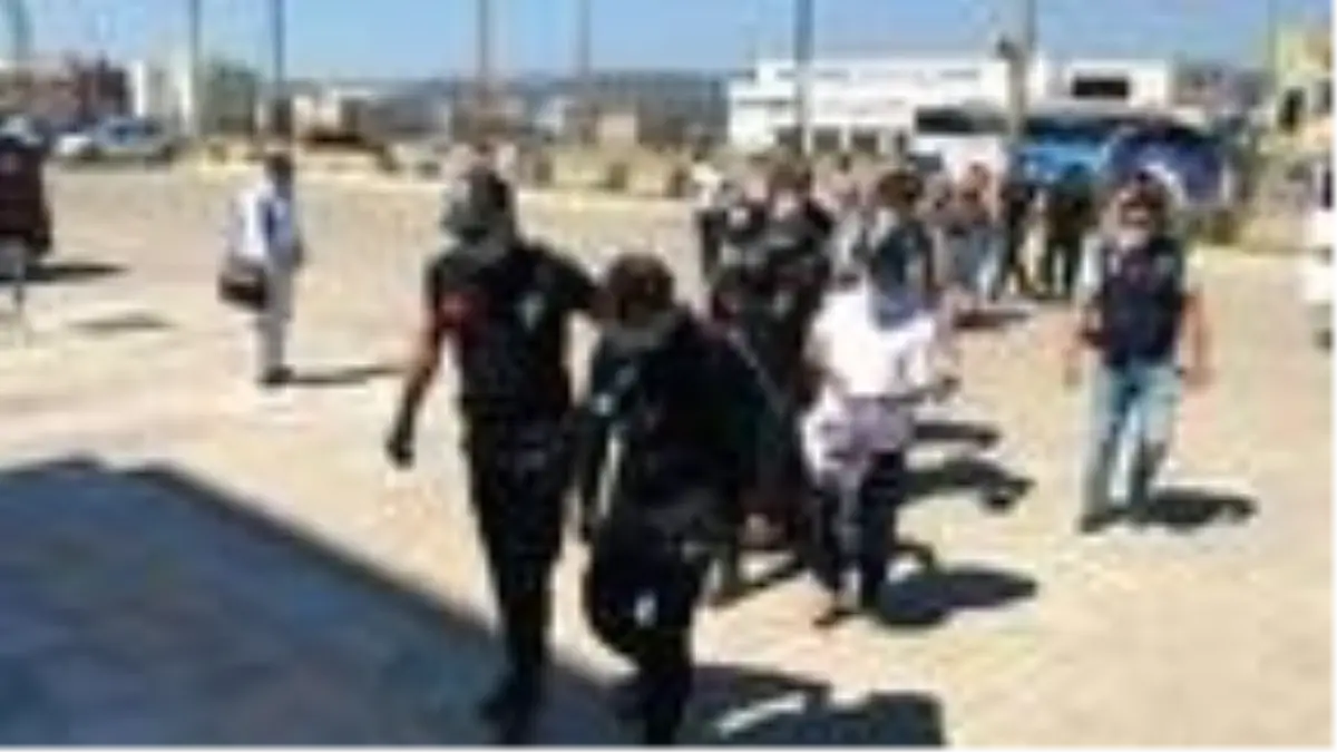 FETÖ şüphelilerinin Yunanistan'a kaçışını organize eden 2 kişi yakalandı