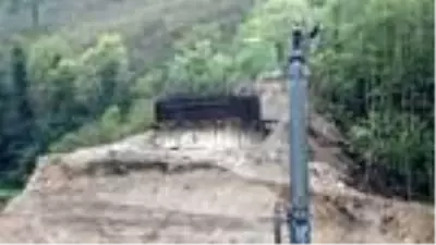 Giresun'da sel riski altındaki şantiyede çalışmalar durduruldu Giresun'da sel riski altındaki şantiyede çalışmalar durduruldu