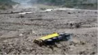 Giresun'da sel riski altındaki şantiyede çalışmalar durduruldu Giresun'da sel riski altındaki şantiyede çalışmalar durduruldu