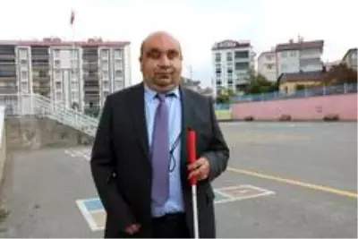 Görme engeli başarısına engel olamadı Görme engeli başarısına engel olamadı