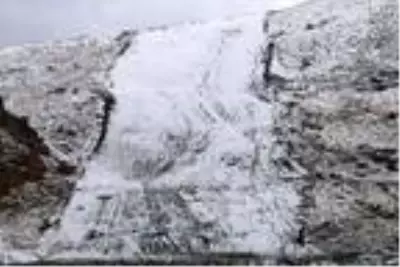 Hakkari Kayak Merkezi'ne mevsimin ilk karı düştü