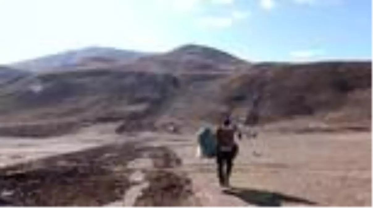 Bingol'de Hesarek Kayak Merkezi'nde yamac parasutu etkinligi