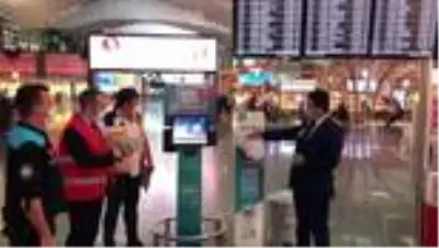 İstanbul Havalimanı'nda Kovid-19 denetimi yapıldı İstanbul Havalimanı'nda Kovid-19 denetimi yapıldı