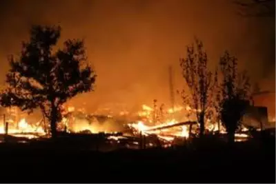 Kastamonu'da 14 haneli köyde 10 ev ve bir cami yandı
