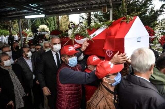 Türk müziğinin duayen ismi Timur Selçuk, son yolculuğuna uğurlandı