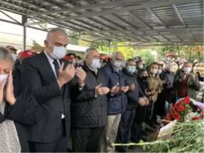 Türk müziğinin duayen ismi Timur Selçuk, son yolculuğuna uğurlandı