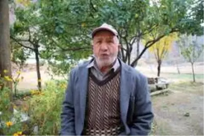 78 yaşındaki adam ıslık çalarak stres atıyor 78 yaşındaki adam ıslık çalarak stres atıyor
