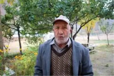 78 yaşındaki adam ıslık çalarak stres atıyor 78 yaşındaki adam ıslık çalarak stres atıyor