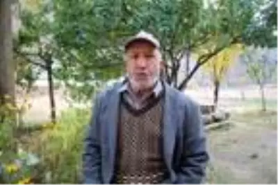 78 yaşındaki adam ıslık çalarak stres atıyor 78 yaşındaki adam ıslık çalarak stres atıyor