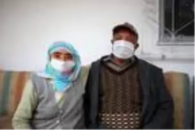 78 yaşındaki adam ıslık çalarak stres atıyor 78 yaşındaki adam ıslık çalarak stres atıyor
