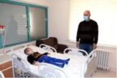 Balkondan düşüp görme yetisini kaybeden Mohammed, hayata tutundu Balkondan düşüp görme yetisini kaybeden Mohammed, hayata tutundu