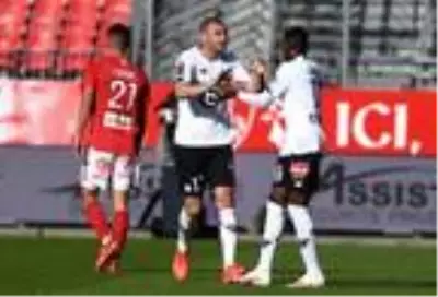 Burak Yılmaz'ın 2 golü yetmedi, Lille Brest'e deplasmanda mağlup oldu