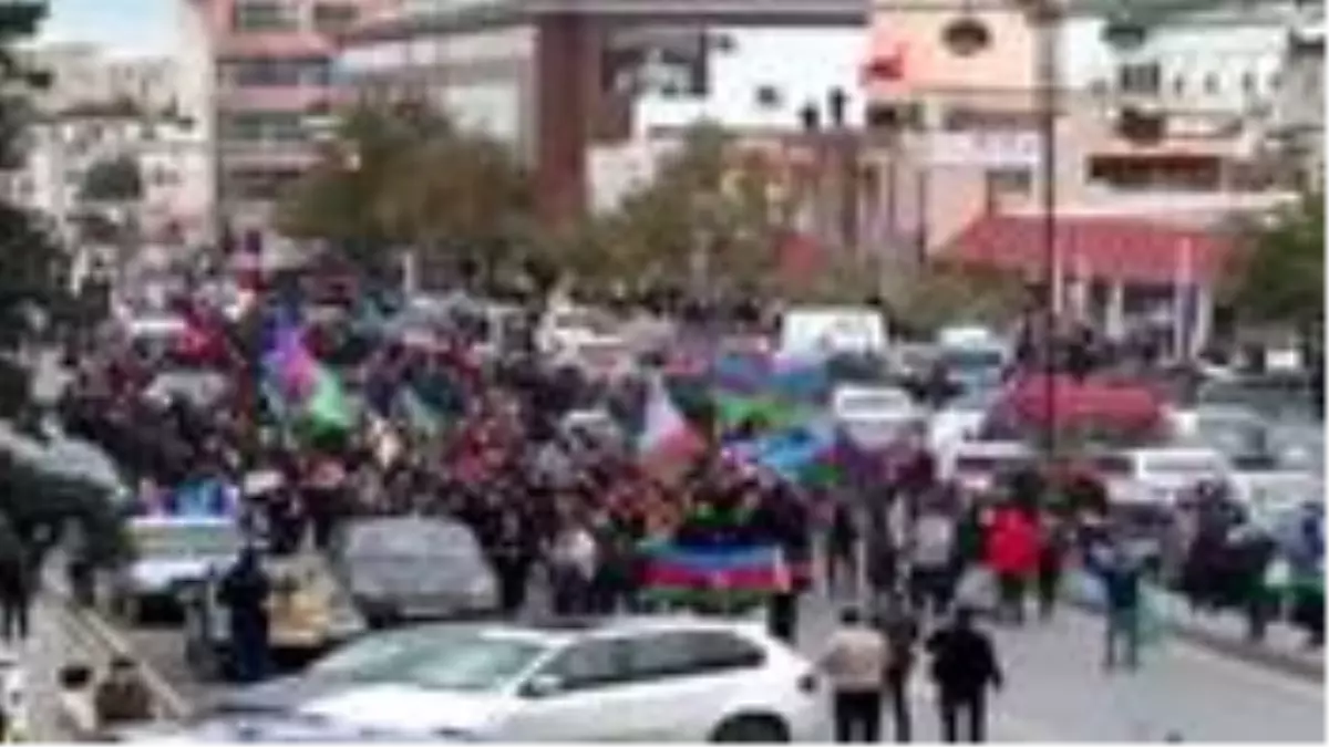 Dağlık Karabağ'ın kalbi Şuşa 28 yıl sonra geri alındı, Azerbaycanlılar zaferi coşkuyla kutladı