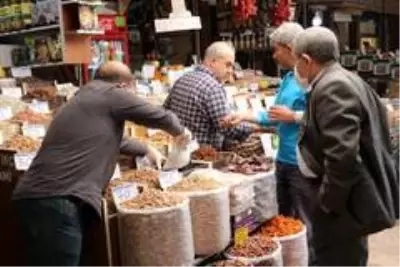 Kışlık çerezler tezgahtaki yerini aldı Kışlık çerezler tezgahtaki yerini aldı