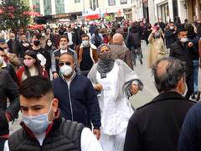 Maske takmayan genç, ceza yememek için polis ağabeyini aradı