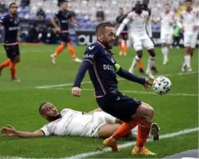 Medipol Başakşehir Gençlerbirliği ile 1-1 berabere kaldı