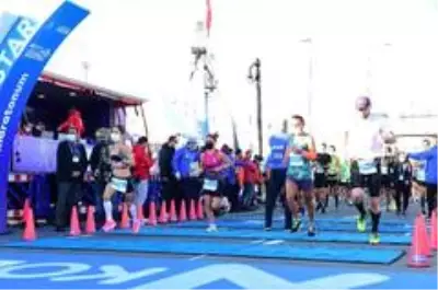 N Kolay 42. İstanbul Maratonu başladı N Kolay 42. İstanbul Maratonu başladı