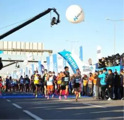 N Kolay 42. İstanbul Maratonu başladı N Kolay 42. İstanbul Maratonu başladı