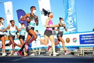 N Kolay 42. İstanbul Maratonu başladı N Kolay 42. İstanbul Maratonu başladı