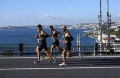 N Kolay 42. İstanbul Maratonu başladı N Kolay 42. İstanbul Maratonu başladı
