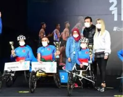 N Kolay 42. İstanbul Maratonu'nun ödül töreni gerçekleştirildi N Kolay 42. İstanbul Maratonu'nun ödül töreni gerçekleştirildi