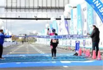 N Kolay 42. İstanbul Maratonu'nun ödül töreni gerçekleştirildi N Kolay 42. İstanbul Maratonu'nun ödül töreni gerçekleştirildi